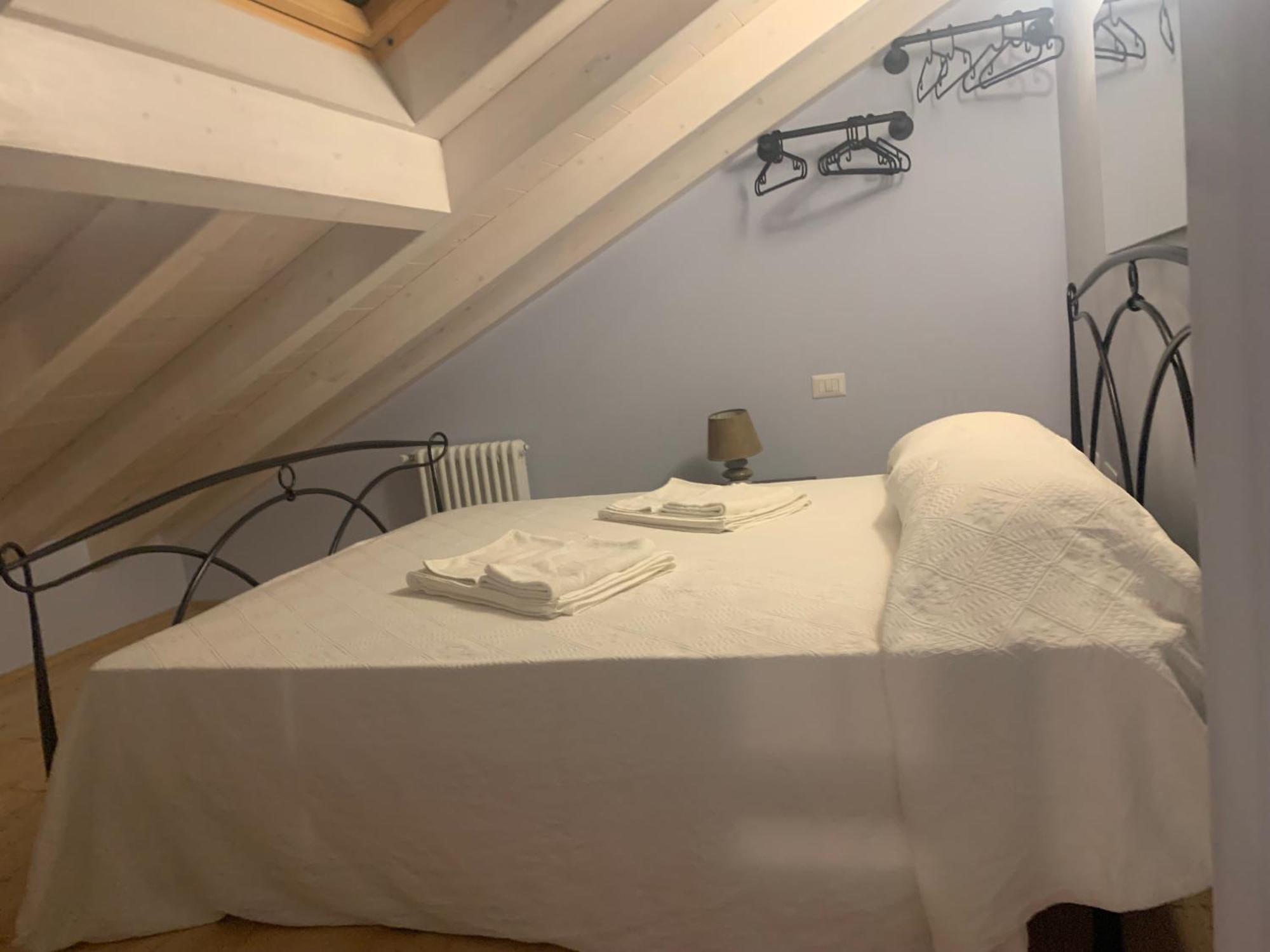 Casa Castellana Apt 1 E Casa Castellana Apt 2 Sala Comacina Eksteriør bilde