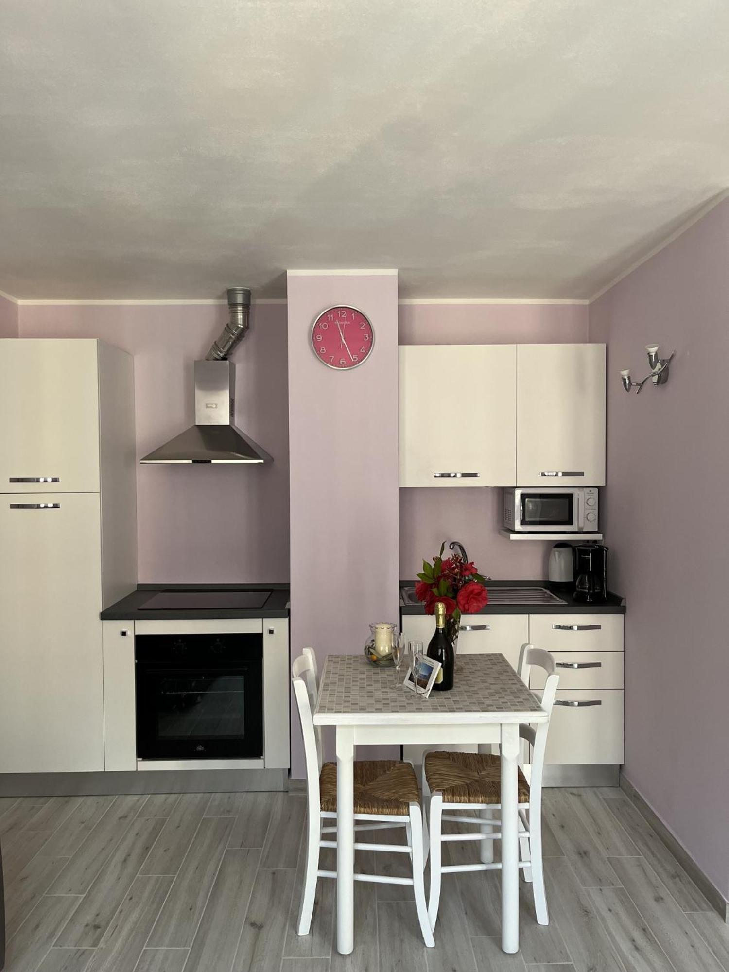 Casa Castellana Apt 1 E Casa Castellana Apt 2 Sala Comacina Eksteriør bilde